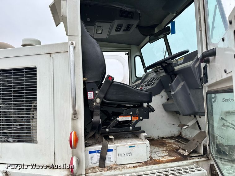 image for item LO9340 1998 Elgin Pellican  sweeper