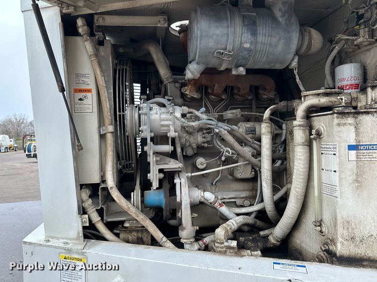 image for item LO9340 1998 Elgin Pellican  sweeper