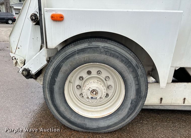 image for item LO9340 1998 Elgin Pellican  sweeper