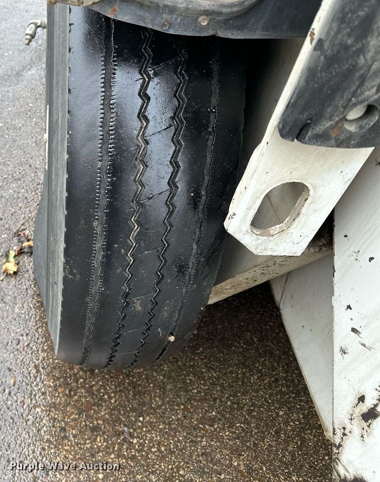 image for item LO9340 1998 Elgin Pellican  sweeper