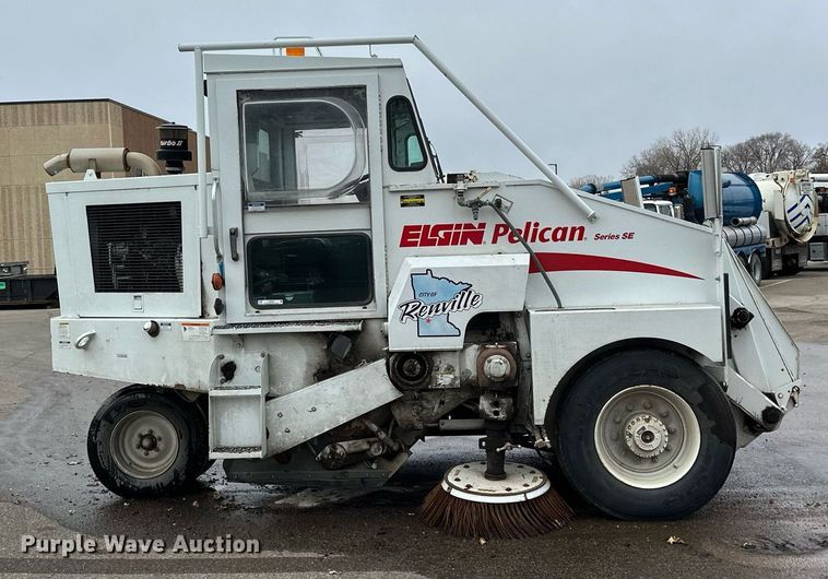 image for item LO9341 2000 Elgin Pelican  sweeper