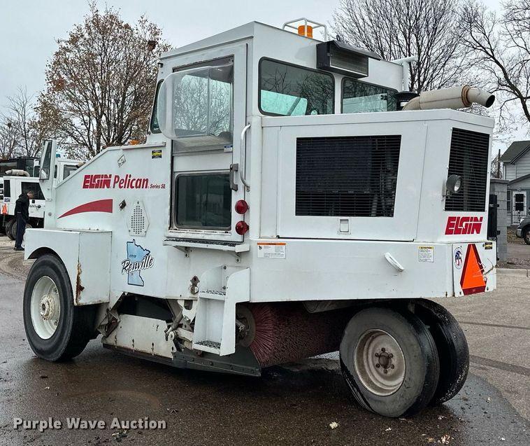 image for item LO9341 2000 Elgin Pelican  sweeper