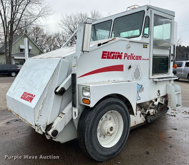 image for item LO9341 2000 Elgin Pelican  sweeper