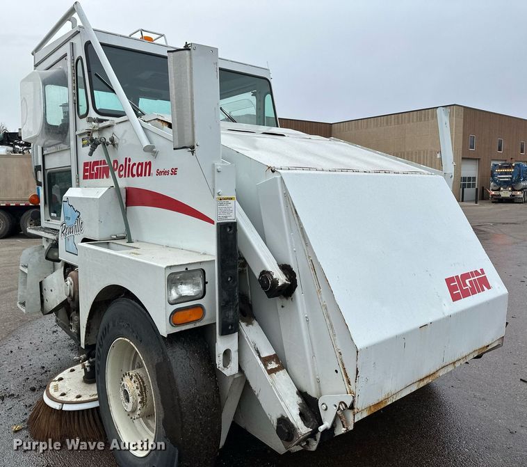 image for item LO9341 2000 Elgin Pelican  sweeper