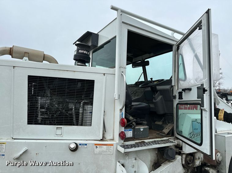 image for item LO9341 2000 Elgin Pelican  sweeper