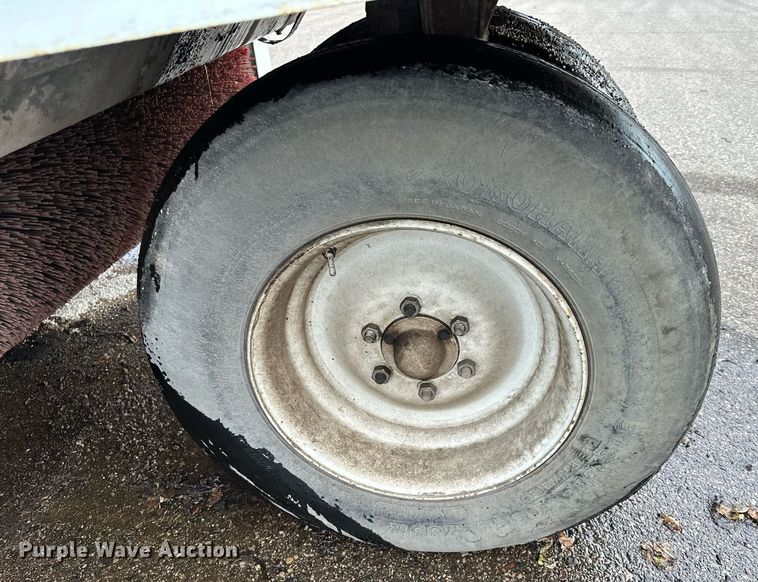 image for item LO9341 2000 Elgin Pelican  sweeper