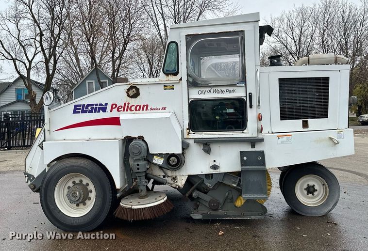 image for item LO9342 2001 Elgin Pellican series SE  sweeper
