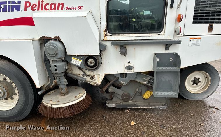 image for item LO9342 2001 Elgin Pellican series SE  sweeper