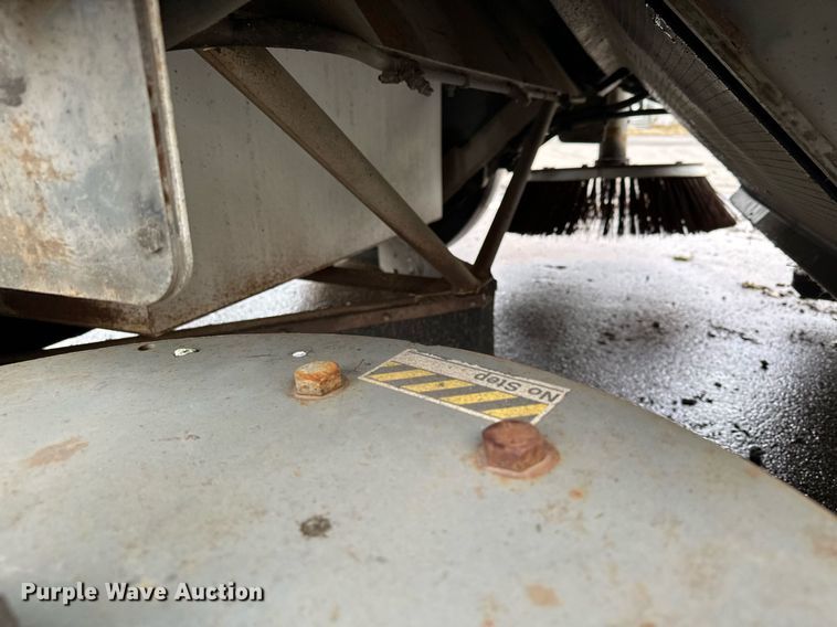 image for item LO9342 2001 Elgin Pellican series SE  sweeper