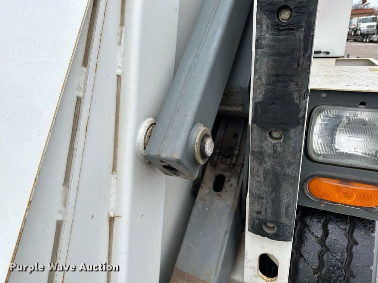 image for item LO9342 2001 Elgin Pellican series SE  sweeper