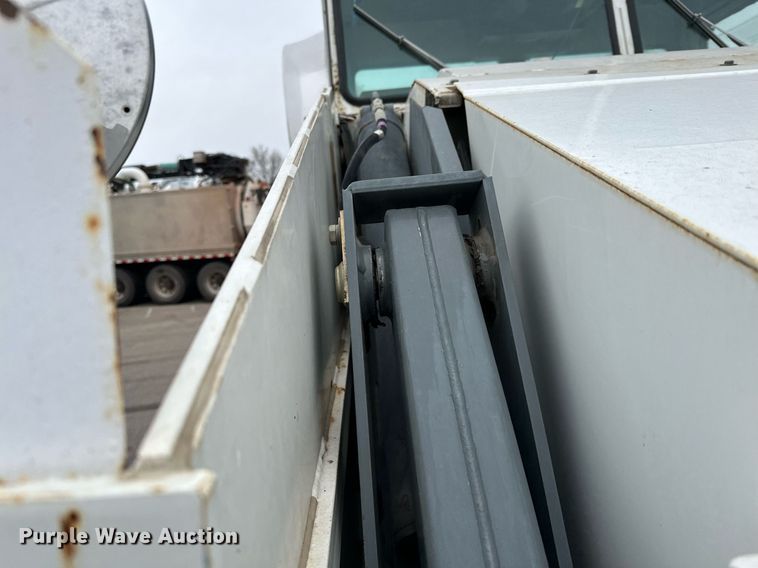 image for item LO9342 2001 Elgin Pellican series SE  sweeper