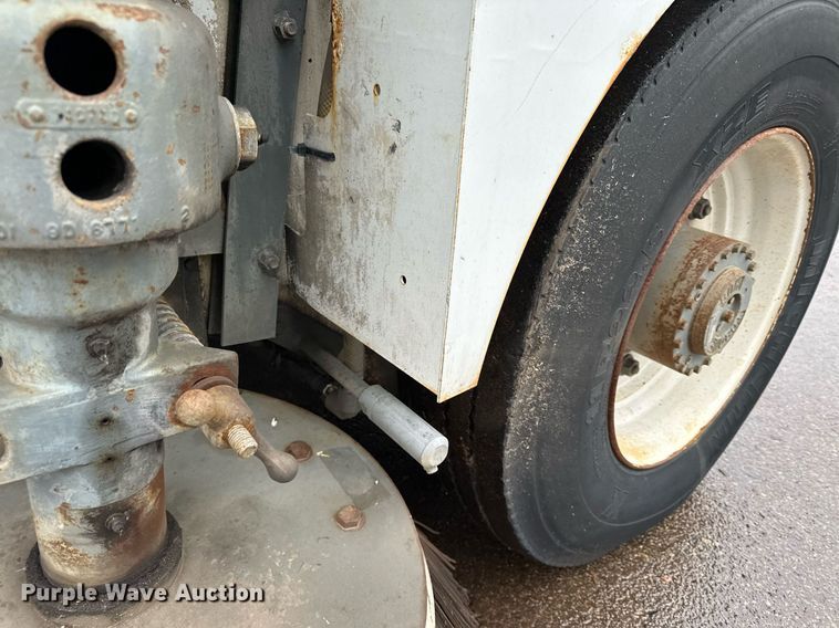 image for item LO9342 2001 Elgin Pellican series SE  sweeper