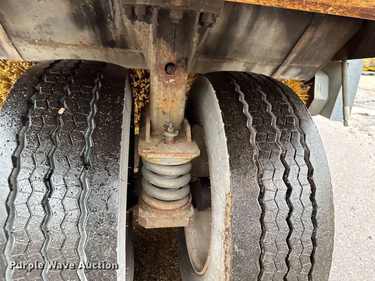 image for item LO9342 2001 Elgin Pellican series SE  sweeper