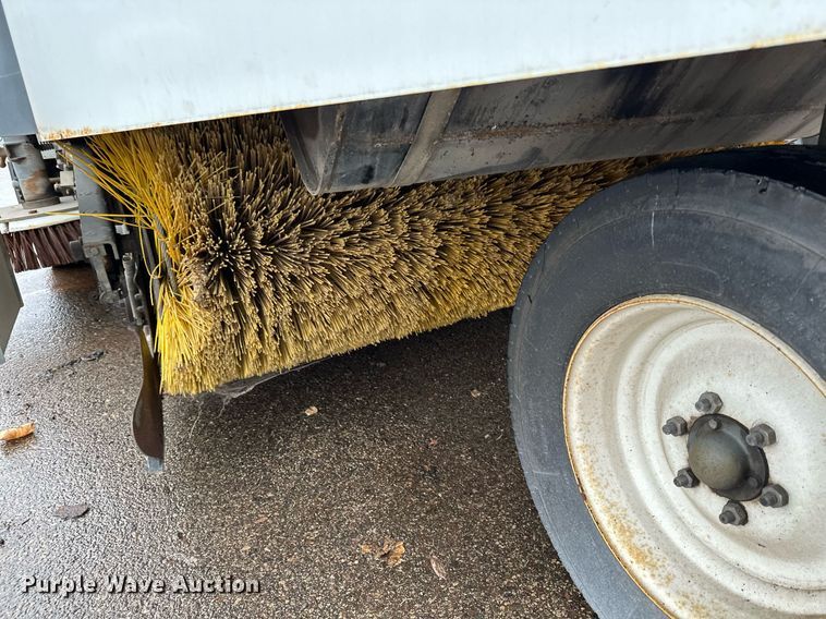 image for item LO9342 2001 Elgin Pellican series SE  sweeper