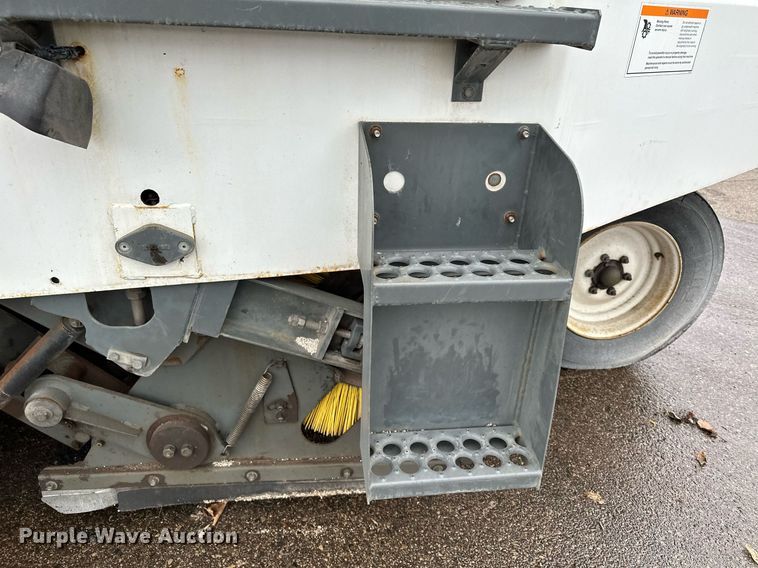 image for item LO9342 2001 Elgin Pellican series SE  sweeper