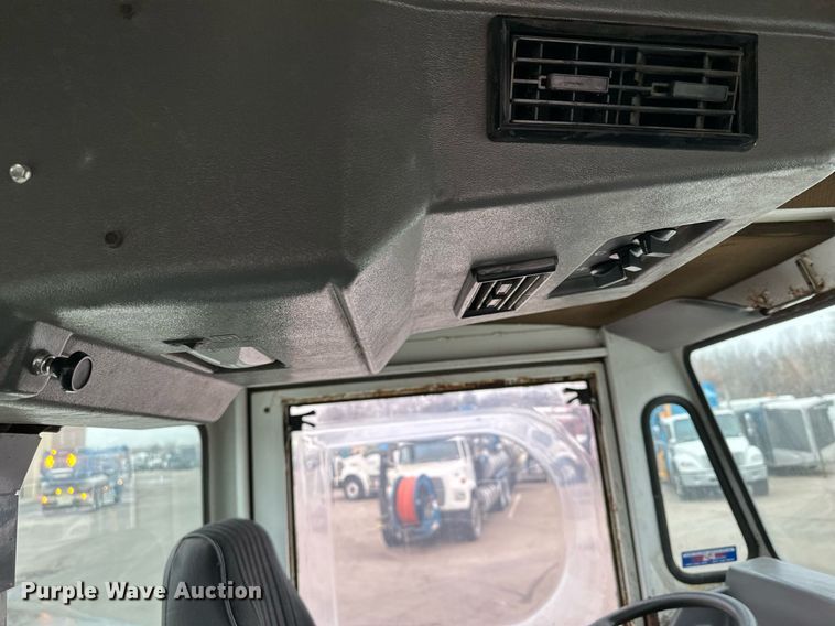 image for item LO9342 2001 Elgin Pellican series SE  sweeper