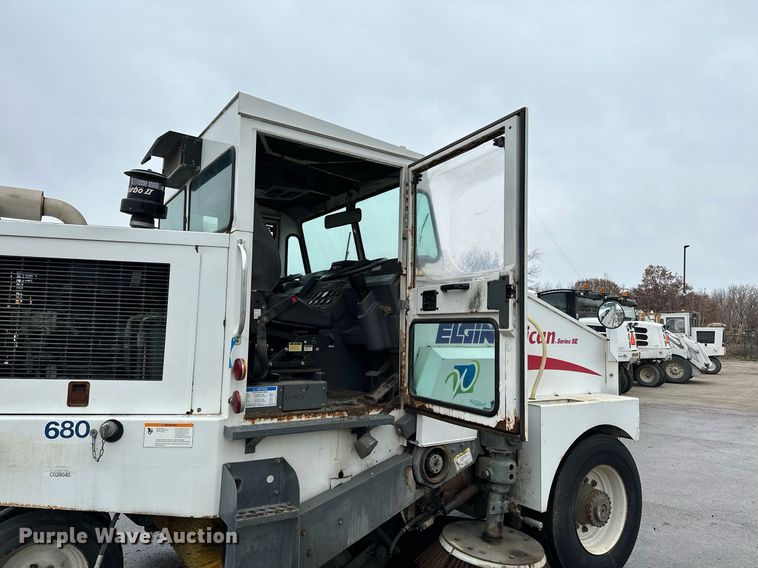 image for item LO9342 2001 Elgin Pellican series SE  sweeper