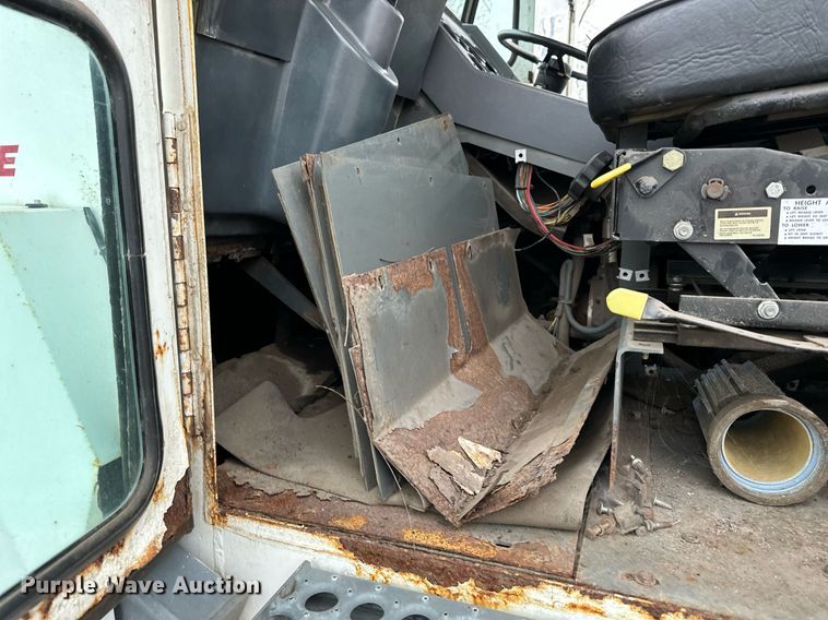 image for item LO9342 2001 Elgin Pellican series SE  sweeper