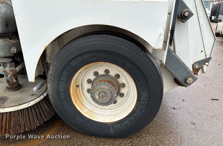 image for item LO9342 2001 Elgin Pellican series SE  sweeper