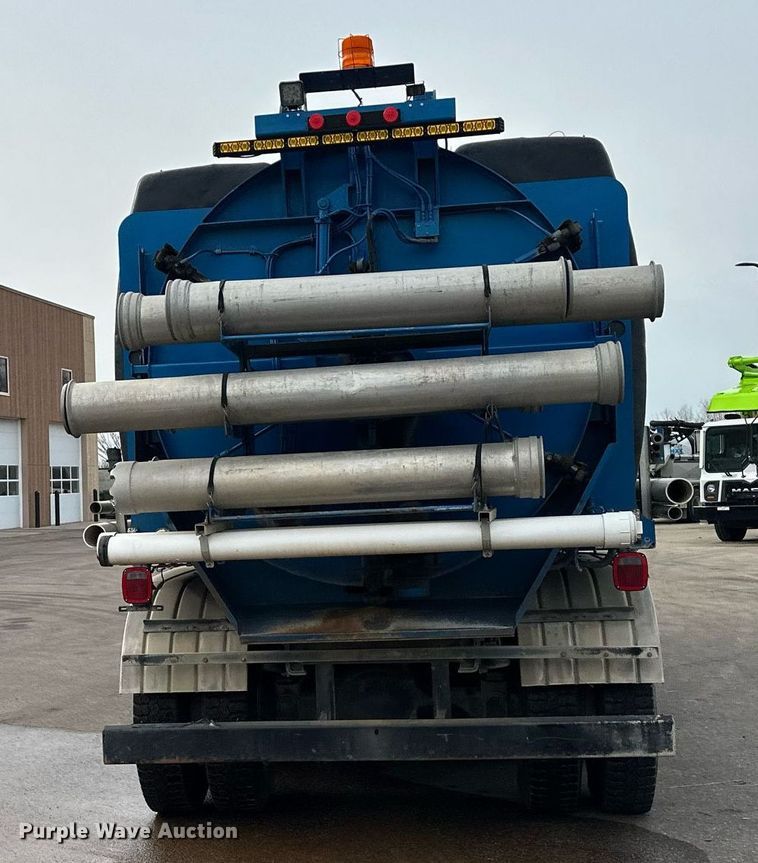 image for item LO9345 2007 Freightliner Business Class M2 106  sewer jetter truck