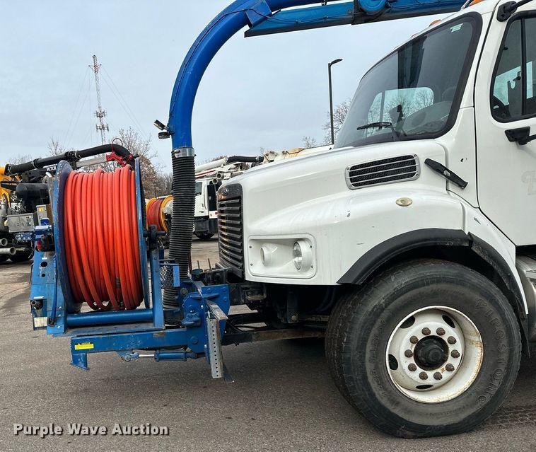 image for item LO9345 2007 Freightliner Business Class M2 106  sewer jetter truck