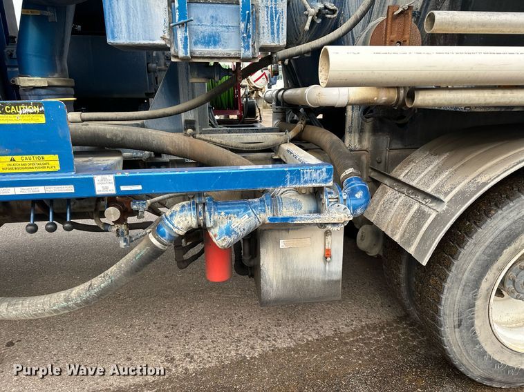 image for item LO9345 2007 Freightliner Business Class M2 106  sewer jetter truck