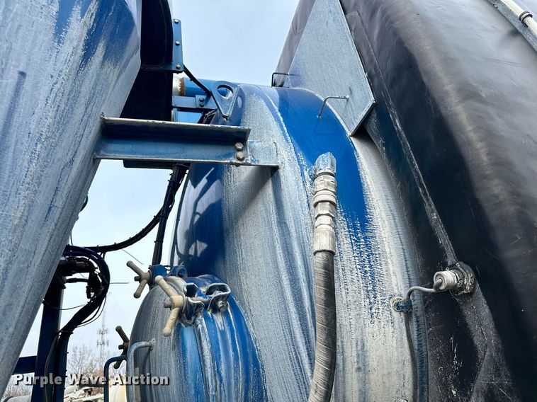 image for item LO9345 2007 Freightliner Business Class M2 106  sewer jetter truck