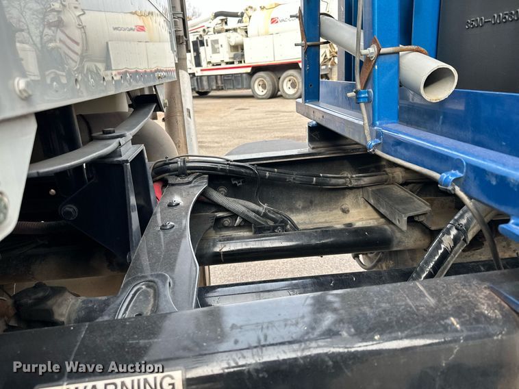 image for item LO9345 2007 Freightliner Business Class M2 106  sewer jetter truck