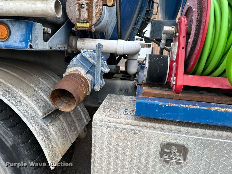 image for item LO9345 2007 Freightliner Business Class M2 106  sewer jetter truck