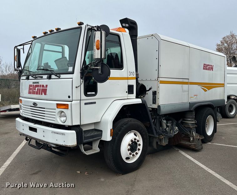 image for item LO9347 2005 Sterling SC-8000  sweeper