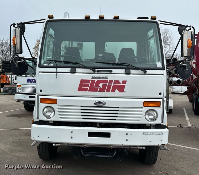 image for item LO9347 2005 Sterling SC-8000  sweeper