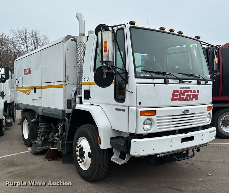 image for item LO9347 2005 Sterling SC-8000  sweeper