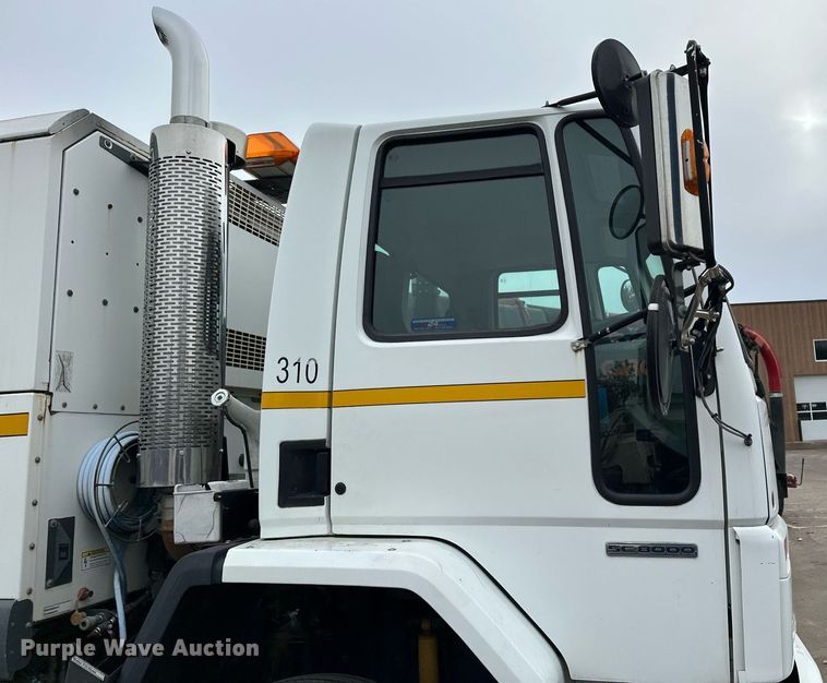 image for item LO9347 2005 Sterling SC-8000  sweeper