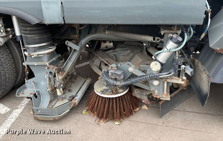 image for item LO9347 2005 Sterling SC-8000  sweeper