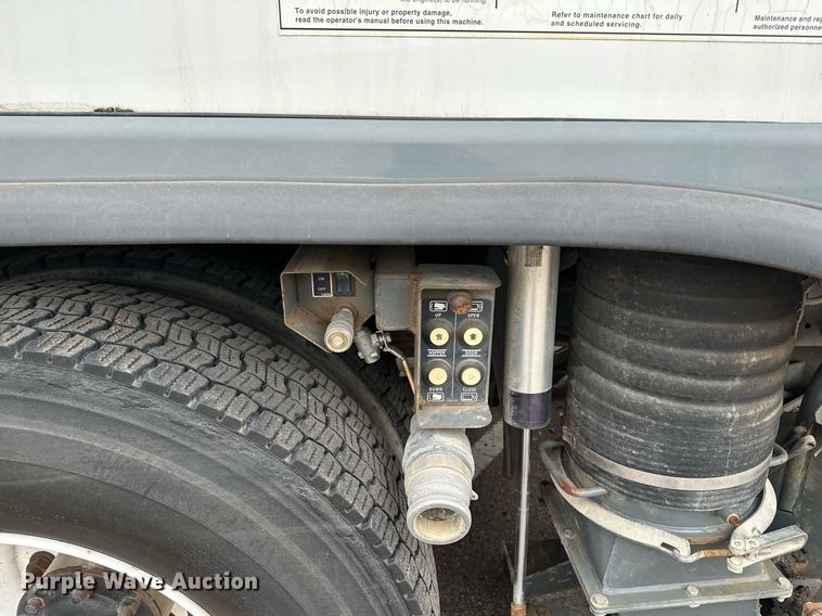 image for item LO9347 2005 Sterling SC-8000  sweeper