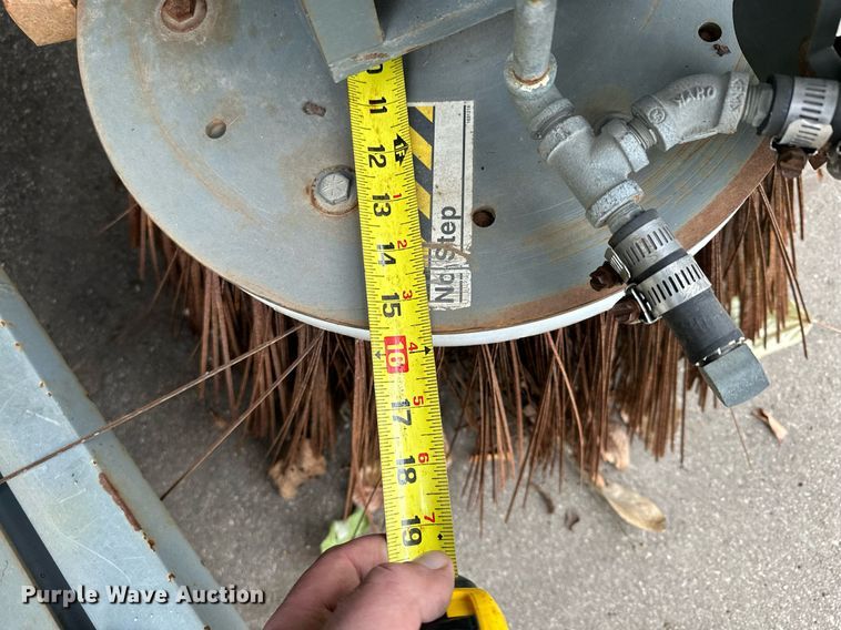 image for item LO9347 2005 Sterling SC-8000  sweeper