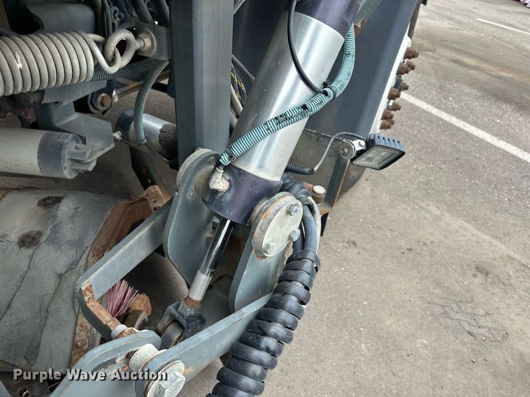 image for item LO9347 2005 Sterling SC-8000  sweeper