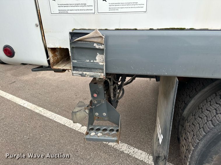 image for item LO9347 2005 Sterling SC-8000  sweeper