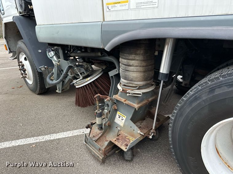image for item LO9347 2005 Sterling SC-8000  sweeper
