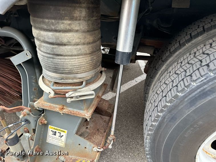 image for item LO9347 2005 Sterling SC-8000  sweeper