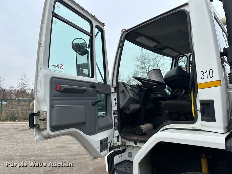 image for item LO9347 2005 Sterling SC-8000  sweeper