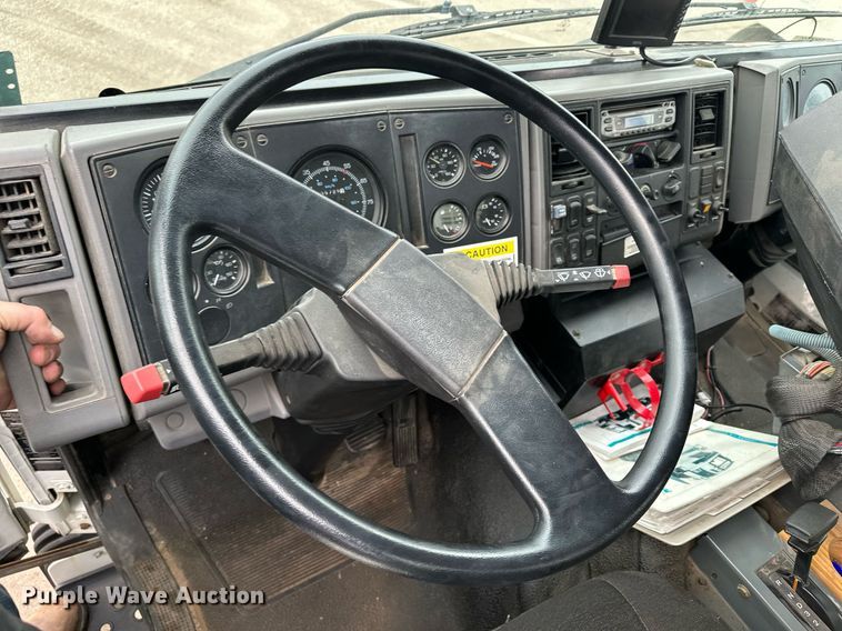 image for item LO9347 2005 Sterling SC-8000  sweeper