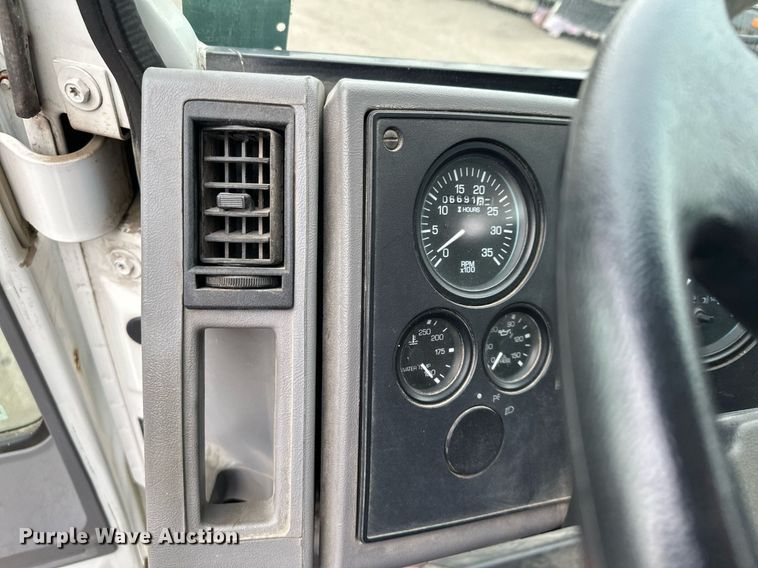 image for item LO9347 2005 Sterling SC-8000  sweeper