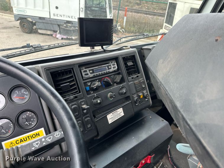 image for item LO9347 2005 Sterling SC-8000  sweeper