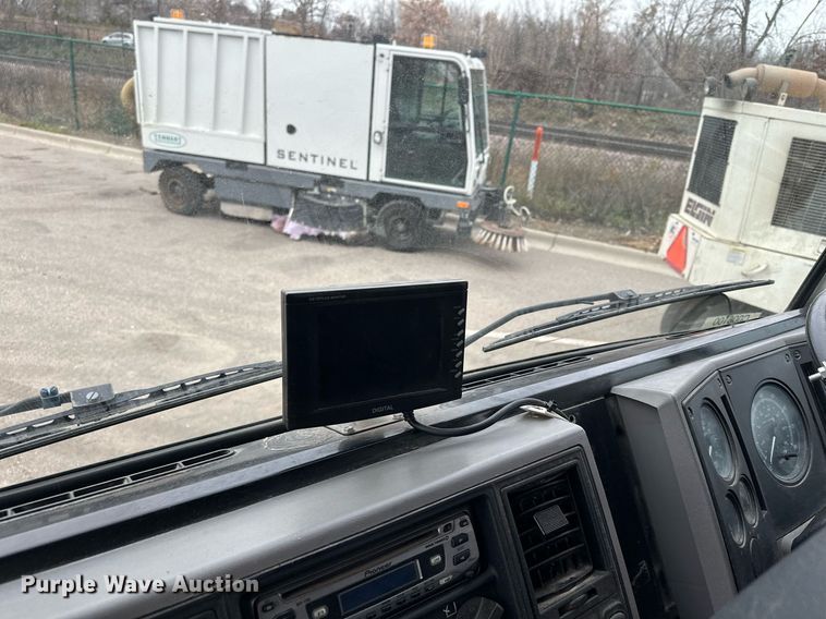 image for item LO9347 2005 Sterling SC-8000  sweeper