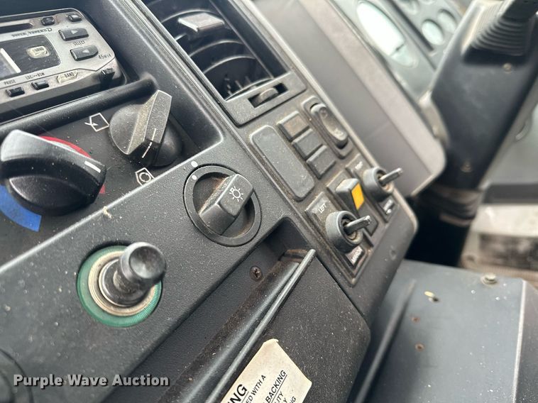 image for item LO9347 2005 Sterling SC-8000  sweeper