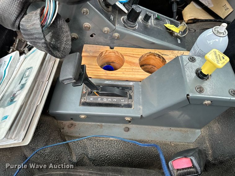 image for item LO9347 2005 Sterling SC-8000  sweeper