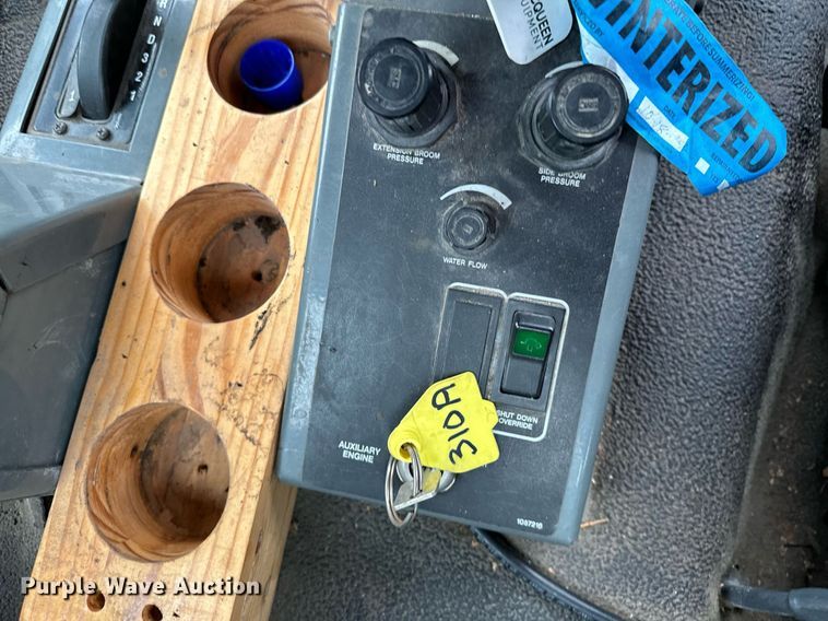 image for item LO9347 2005 Sterling SC-8000  sweeper