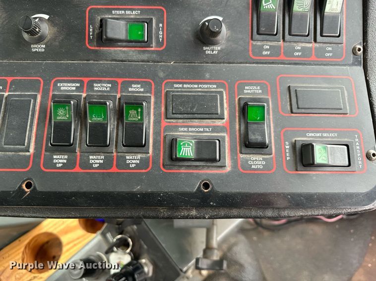 image for item LO9347 2005 Sterling SC-8000  sweeper