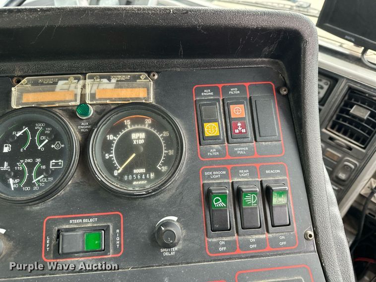 image for item LO9347 2005 Sterling SC-8000  sweeper